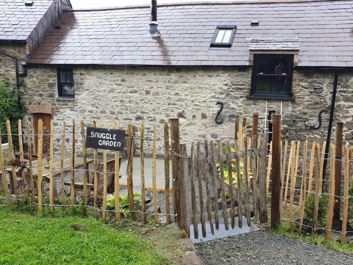 Snuggle Hot Tub Dolgoy Villa Llwyn-Dafydd Exterior photo